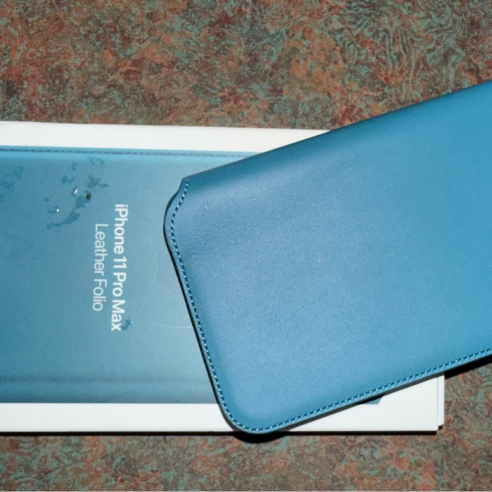 Apple iPhone 11 Pro Max Leather Folio - greenish blue‎ Brand NEW